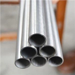 Titanium buis
